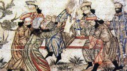 LosHassassins fue una secta musulmana que tuvo el poder de Persia y Siria,persiguió y mató a opositores, de la que proviene la palabra asesino.