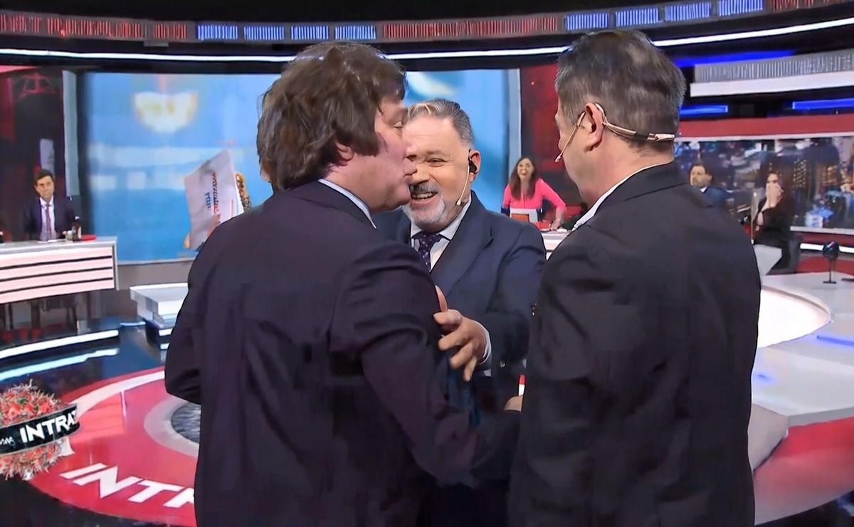 Javier Milei en Intratables (Fabián Doman, el conductor, en el centro de la imagen, es el periodista más querellado hoy por Milei).