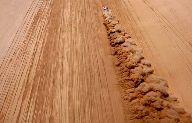 Dakar 2011, una prueba para valientes. AP Photo/Natacha Pisarenko