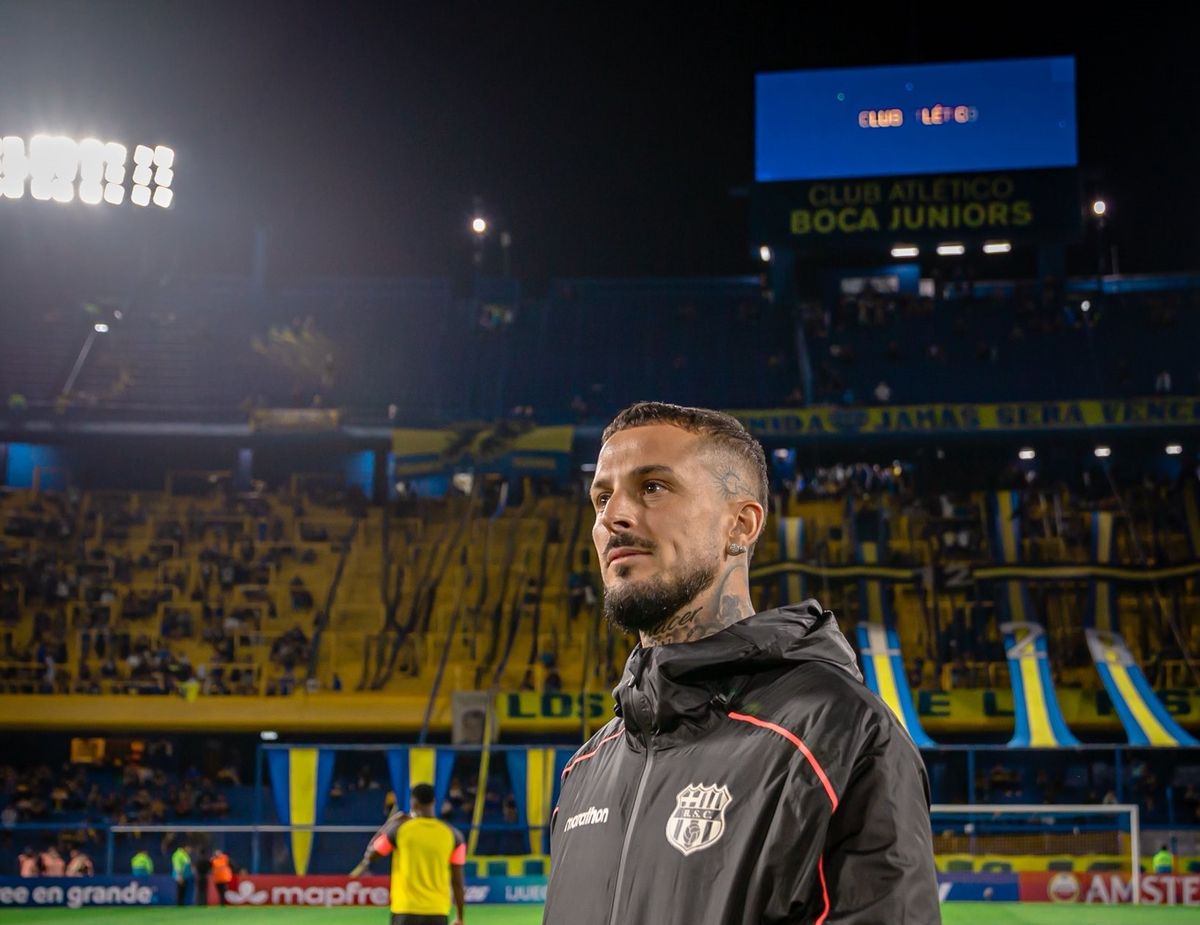 Benedetto, otra vez en la cancha de Boca Juniors