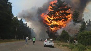 Epuyen en estado de catastrofe: Vecinos mantinene alerta por evacuación