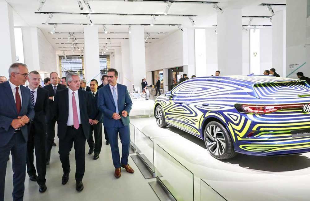 Alberto Fernández se reunió en Berlín con altos ejecutivos del Grupo Volkswagen (Foto: Presidencia).