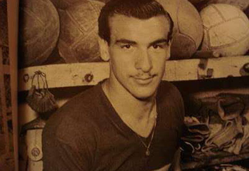 El ex delantero de Boca, Racing y de la Selección Argentina, Antonio Valentín Angelillo, falleció este domingo (07/01) en la ciudad de Siena, Italia, a los 80 años.