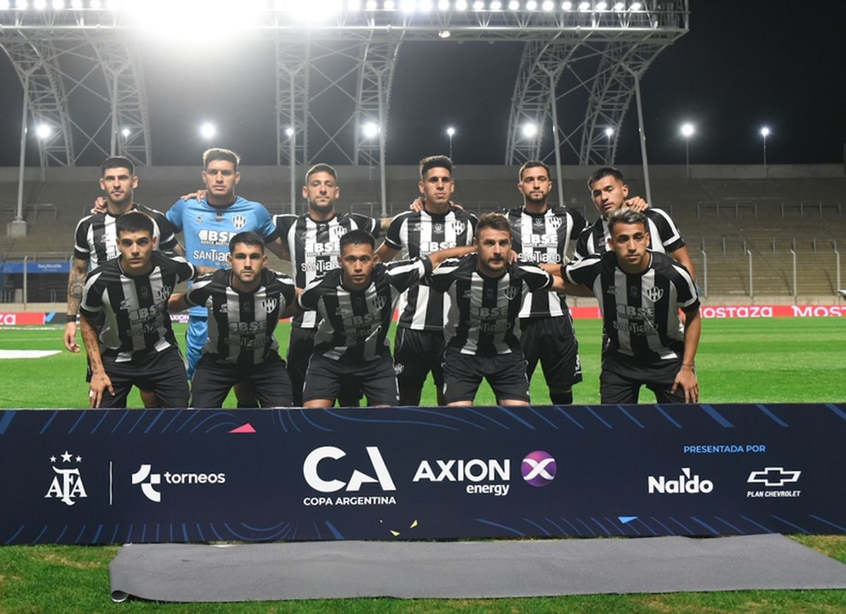 Central Córdoba fue campeón de la Copa Argentina 2024 con el arbitraje de Yael Falcón Pérez. Central Córdoba fue campeón de la Copa Argentina 2024 con el arbitraje de Yael Falcón Pérez.
