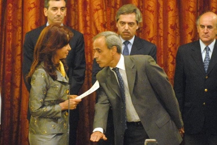 julio vitobello.jpg