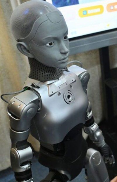 Inédito: China pone a un robot profesor al frente de una clase primaria