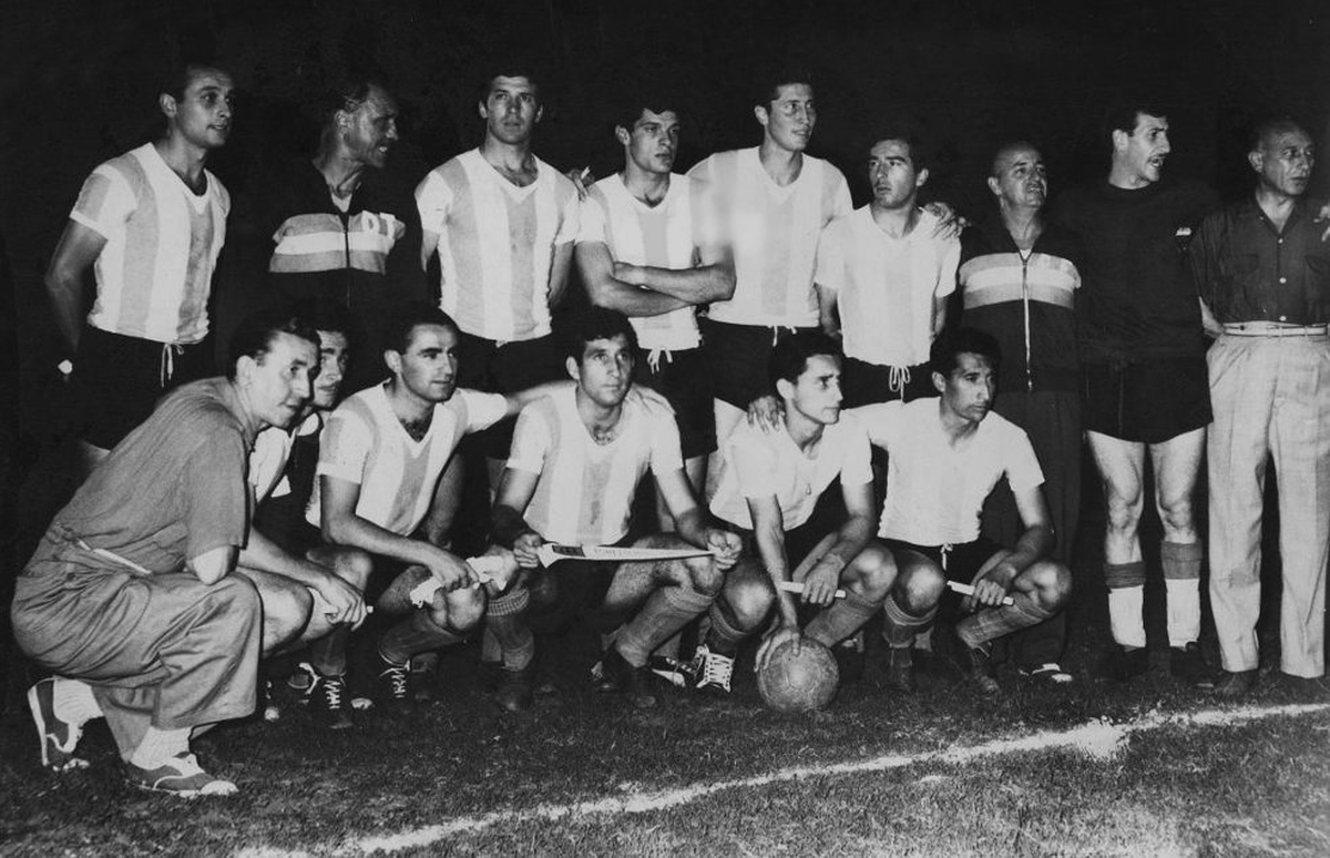 La Selección Argentina de 1959 que le propinó una goleada por 4 a 1 al Brasil campeón del Mundo de Pelé. La Selección Argentina de 1959 que le propinó una goleada por 4 a 1 al Brasil campeón del Mundo de Pelé.