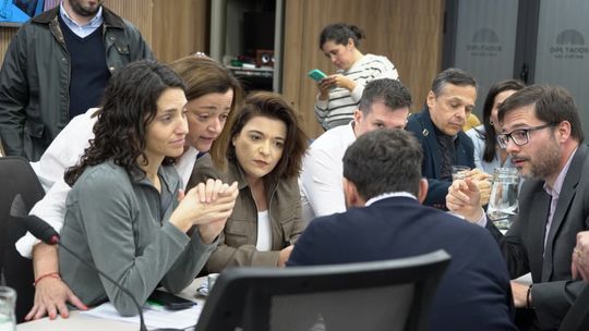 La Justicia le puso un freno a los Diputados y a la comisión que investiga el caso LIBRA. La Justicia le puso un freno a los Diputados y a la comisión que investiga el caso LIBRA.