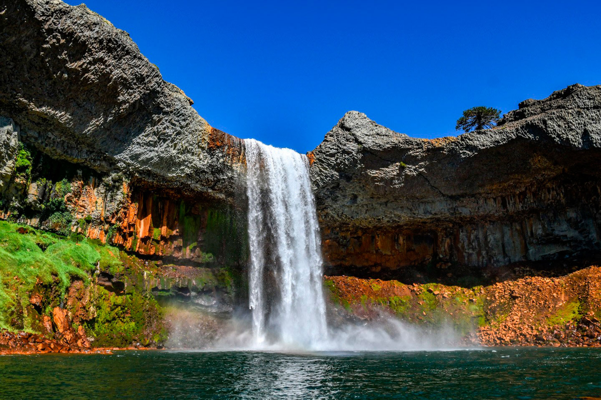 La imponente cascada de 45 metros de altura.