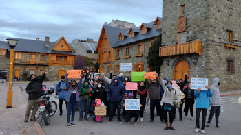 El intendente de Bariloche redobló su apuesta: Dijo que entregarán 2.000 lotes en cuotas inferiores a $30.000. El intendente de Bariloche redobló su apuesta: Dijo que entregarán 2.000 lotes en cuotas inferiores a $30.000.