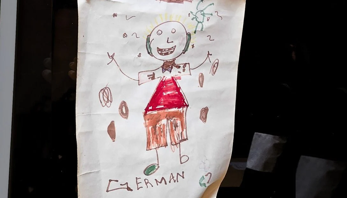 Germán Kiczkia colgó este dibujo en un local de Pedro Puerta.