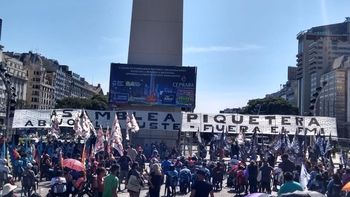 Los piqueteros anunciarán un plenario de 3000 delegados que decidirán un nuevo plan de lucha. Los piqueteros anunciarán un plenario de 3000 delegados que decidirán un nuevo plan de lucha.