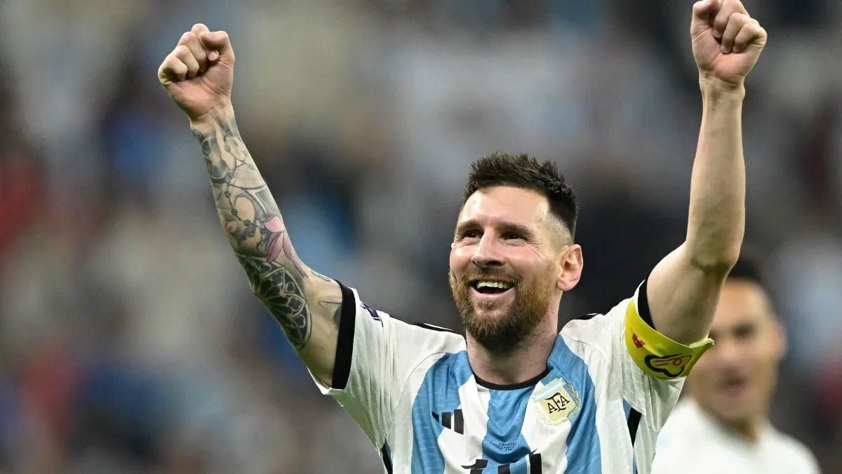 LionelMessi prometió en 2017 que iría a visitar la ciudad de San Nicolás si ganaba lacopa del mundo pero todavía no cumplió y la misma ciudad lo espera.