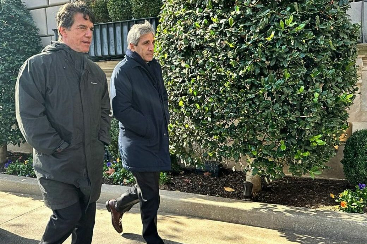 Difícil momento para la tarea de la dupla Caputo-Posse en una semana en la que el Gobierno no logró convencer al mercado sobre el Bono para la Reconstrucción de una Argentina Libre (Bopreal) y el juicio millonario por YPF traerá novedades... Difícil momento para la tarea de la dupla Caputo-Posse en una semana en la que el Gobierno no logró convencer al mercado sobre el Bono para la Reconstrucción de una Argentina Libre (Bopreal) y el juicio millonario por YPF traerá novedades...