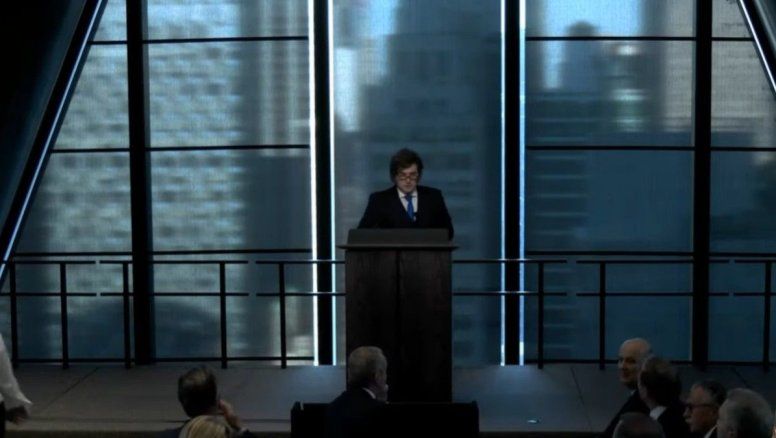 La advertencia/reto de Milei al titular del BCRA: