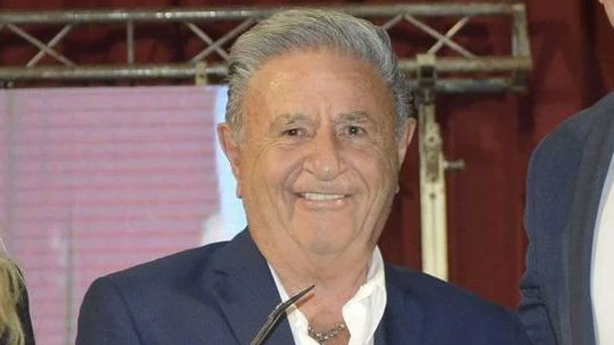 El expresidente Eduardo Duhalde se encuentra internado en un sanatorio privado.