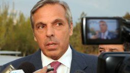 altText(Neuquén le quitó 2 áreas a YPF y negociará 2)}