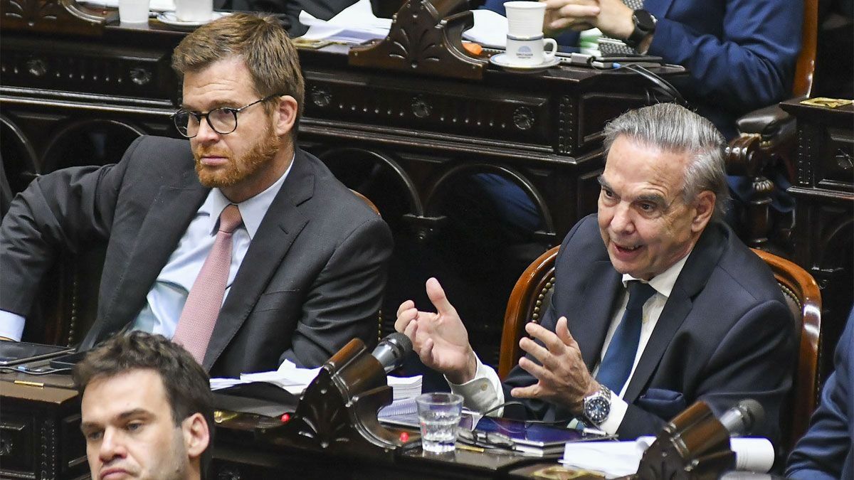 Miguel Pichetto y Nicolás Massot, de Encuentro Federal, abajo, Juan Manuel López, de la Coalición Cívica. Miguel Pichetto y Nicolás Massot, de Encuentro Federal, abajo, Juan Manuel López, de la Coalición Cívica.