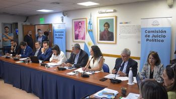 La Comisión de Juicio Político de la Cámara de Diputados. La Comisión de Juicio Político de la Cámara de Diputados.