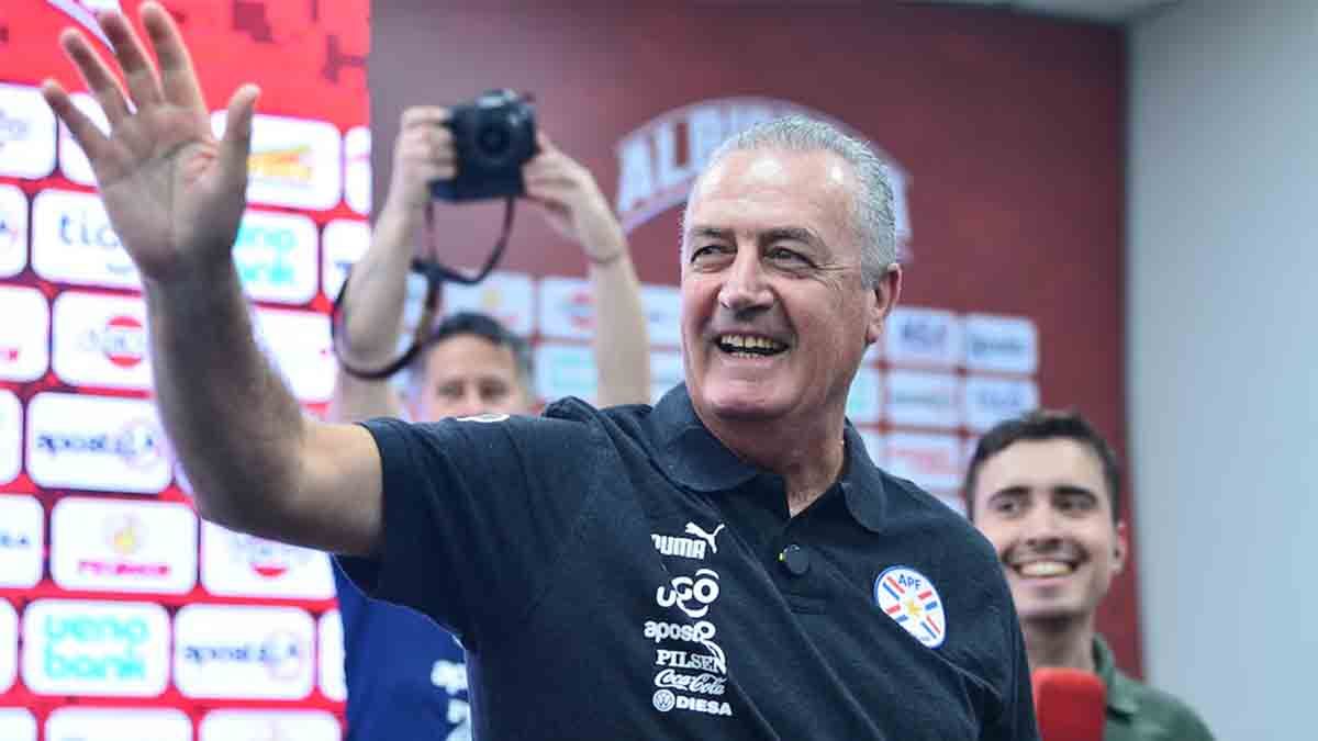 Gustavo Alfaro logró la clasificación de Paraguay al Mundial 2026 tras empatar 0-0 con Ecuador y, ahora, hay feriado nacional en ese país. Gustavo Alfaro logró la clasificación de Paraguay al Mundial 2026 tras empatar 0-0 con Ecuador y, ahora, hay feriado nacional en ese país.