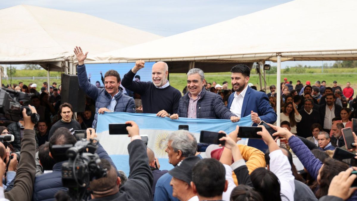 Larreta junto a Sánchez y Alfaro, en Tucumán. 