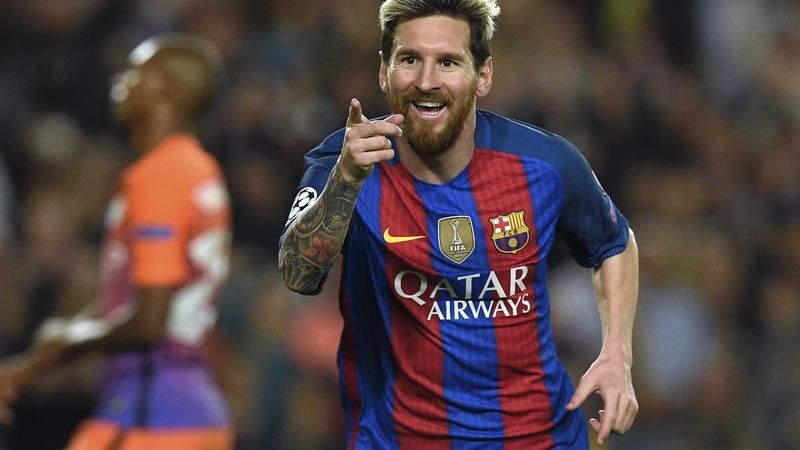 Lionel Messi festeja los tres goles de la victoria del Barcelona frente al Manchester City por la UEFA Champions League