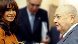 altText(Carlos Pedro, un admirador de Ella con paradero incierto)}