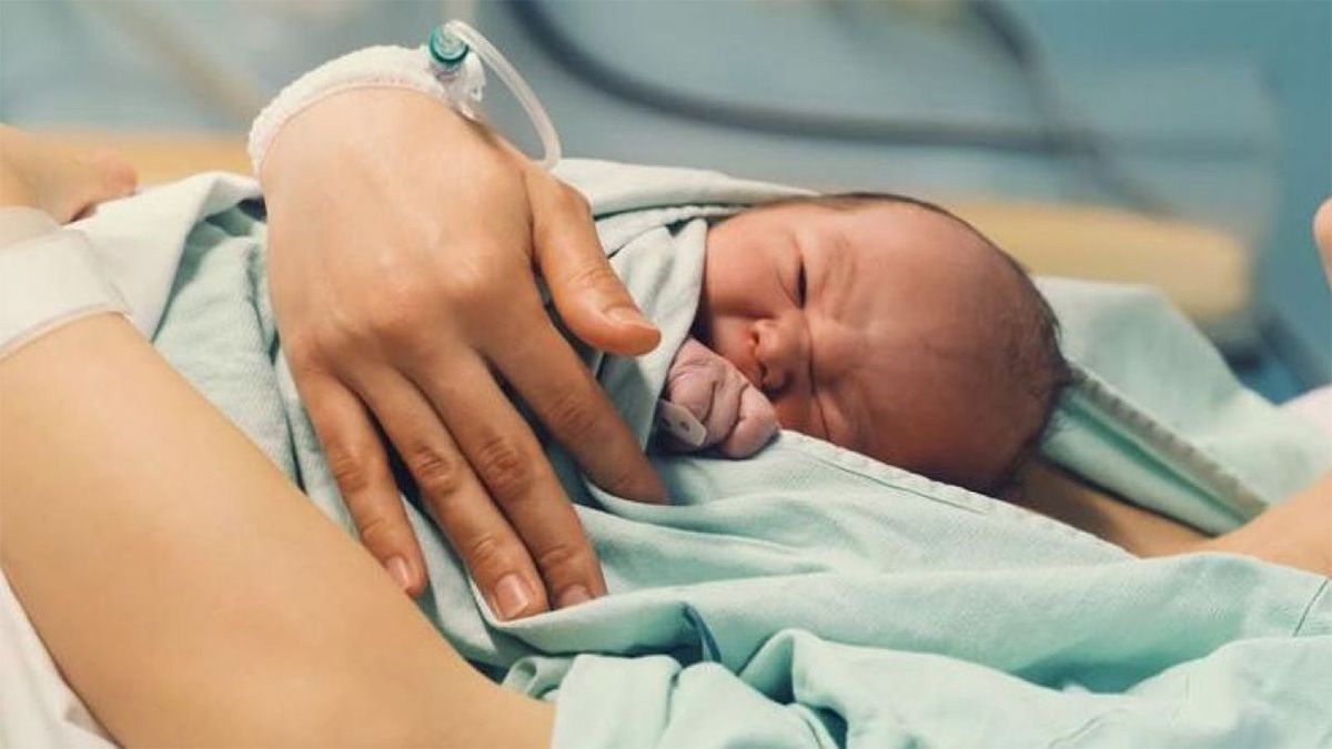 Un estudio reveló que la tasa de nacimientos se derrumba en Argentina y en el mundo, y repercute en todos los sectores de la sociedad. Un estudio reveló que la tasa de nacimientos se derrumba en Argentina y en el mundo, y repercute en todos los sectores de la sociedad.