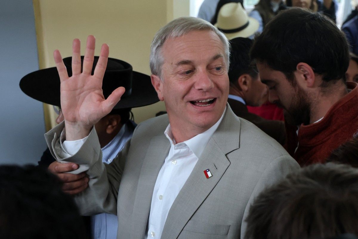 José Antonio Kast, del Partido Republicano, en Paine, al sur de Santiago, el 14/12/2025, celebrado por sus simpatizantes. José Antonio Kast, del Partido Republicano, en Paine, al sur de Santiago, el 14/12/2025, celebrado por sus simpatizantes.