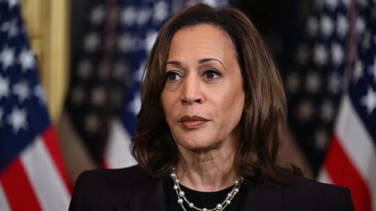 Kamala Harris busca ganarse a los votantes de los estados indecisos y claves.