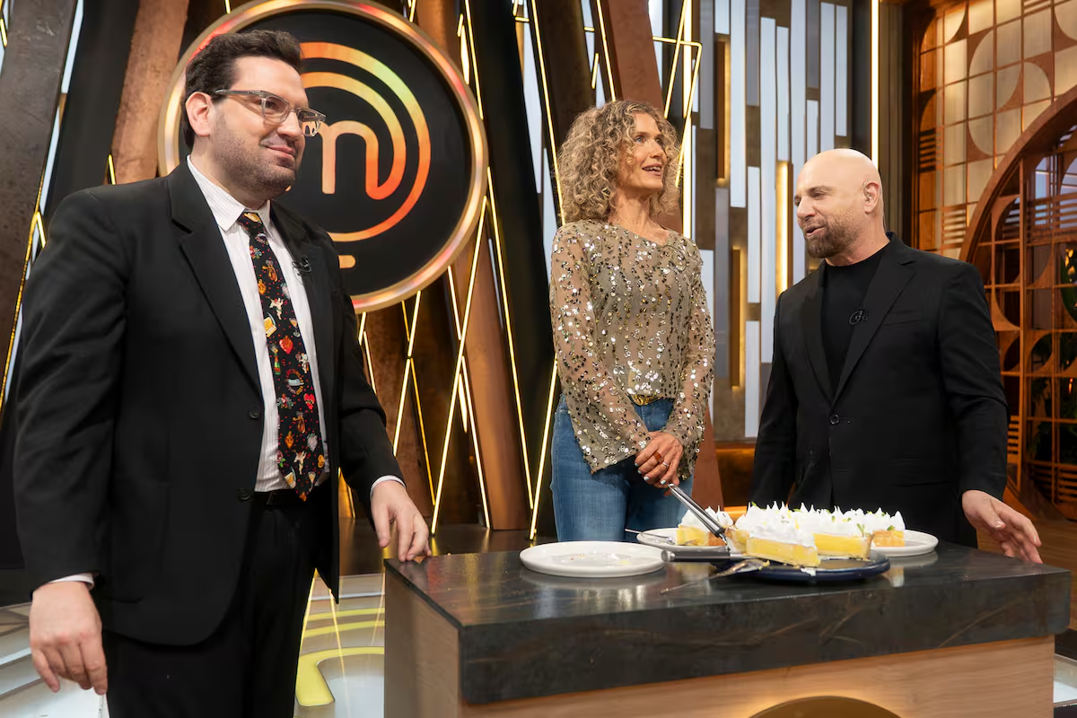 MasterChef Celebrity podría modificar su jurado durante el verano y Telefe ya enfrenta el desafío de encontrar un reemplazo que encaje sin alterar la dinámica del reality. Foto: Captura Telefe MasterChef Celebrity podría modificar su jurado durante el verano y Telefe ya enfrenta el desafío de encontrar un reemplazo que encaje sin alterar la dinámica del reality. Foto: Captura Telefe