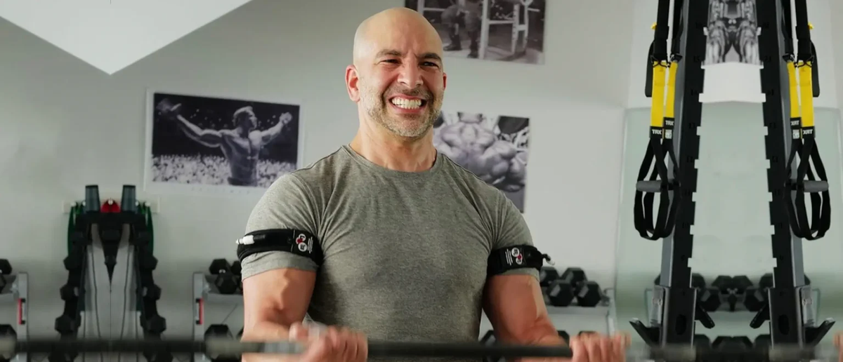 La longevidad comienza con el ejercicio físico, el desarrollo muscular a partir de los 50 para prevenir caídas y lesiones, lo cual evitará que la capacidad cognitiva y física se reduzca un 50 % en los últimos 10 o 15 años de la vida.&nbsp;