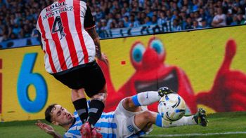 Racing 1-1 Barracas Central: La Academia jugó todo el partido con uno menos y sacó un empate valioso