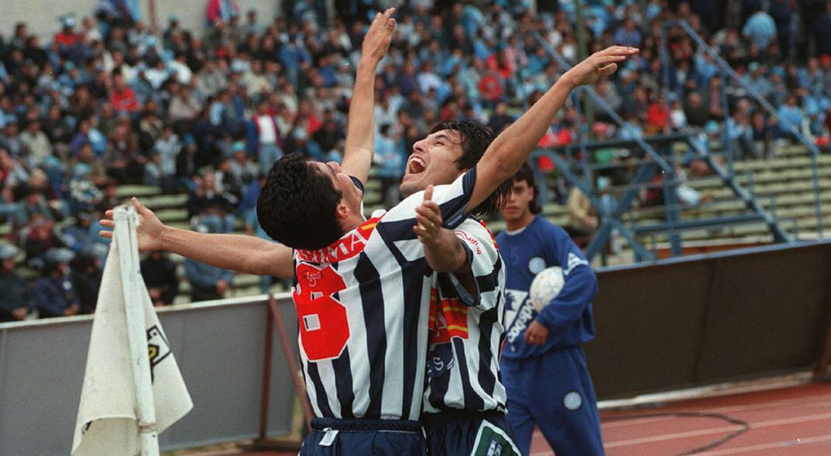 Talleres le ganó la final del Torneo de la "B" Nacional 1998 a Belgrano por penales y logró el ascenso. Talleres le ganó la final del Torneo de la "B" Nacional 1998 a Belgrano por penales y logró el ascenso.