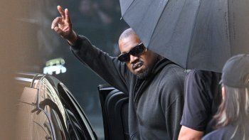 Kanye West volverá a dar un concierto en España tras casi dos décadas: su última actuación fue en 2006 en la sala Razzmatazz de Barcelona. Kanye West volverá a dar un concierto en España tras casi dos décadas: su última actuación fue en 2006 en la sala Razzmatazz de Barcelona.