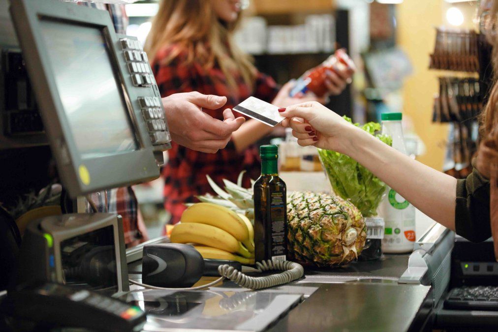 Los supermercados fueron los más golpeados en abril por la baja del consumo masivo. Los supermercados fueron los más golpeados en abril por la baja del consumo masivo.