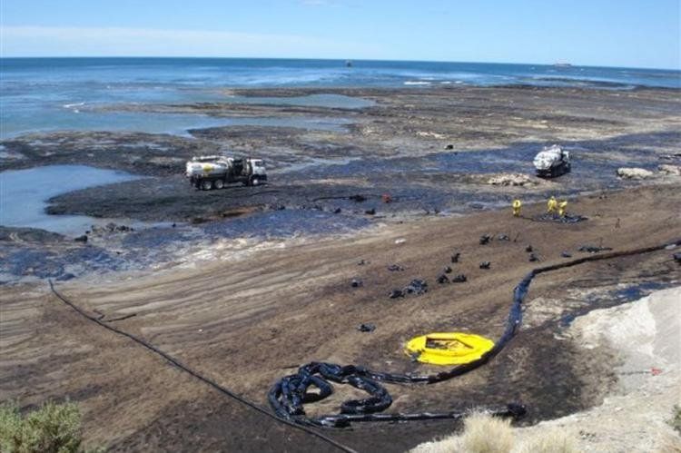 Derrame de petroleo en Caleta Córdova: avanza juicio histórico, ¿será una bisagra?