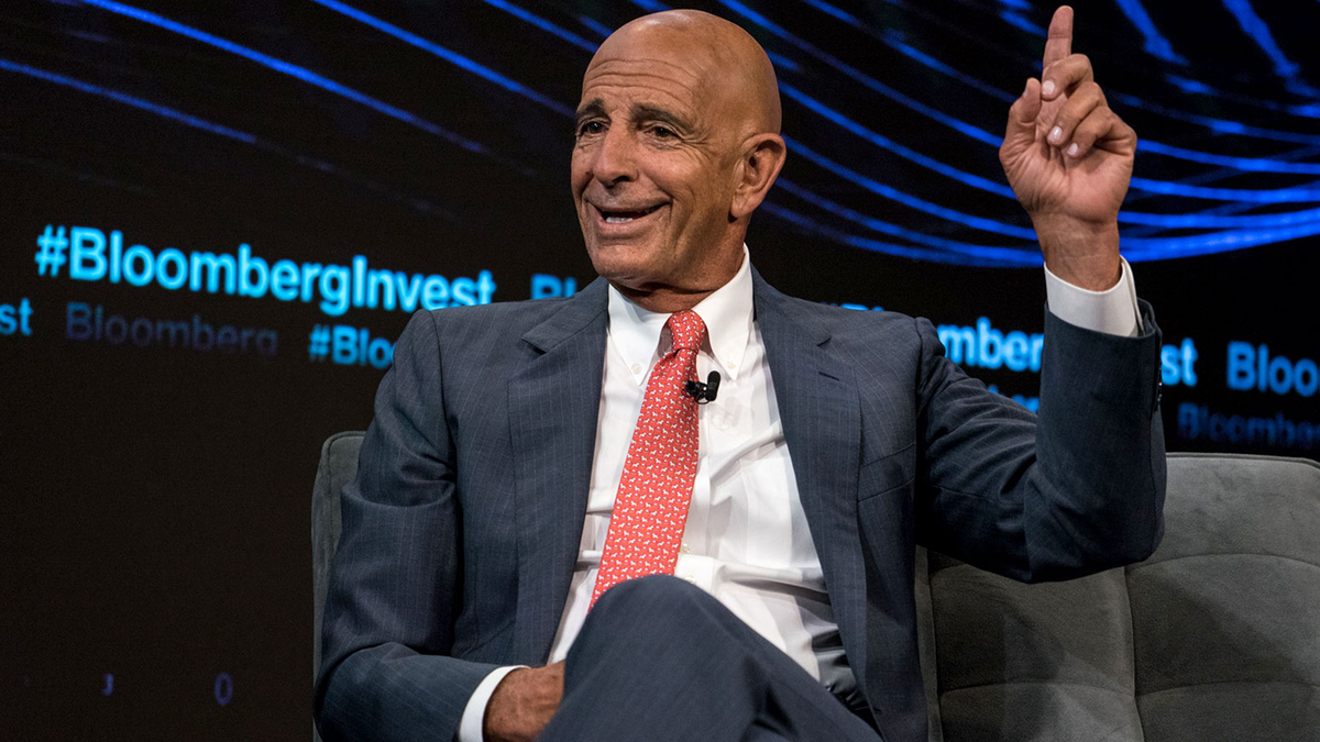 Tom Barrack fue presidente de DigitalBridge hasta 2011. Tom Barrack fue presidente de DigitalBridge hasta 2011.