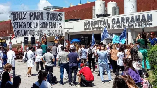 Se cansaron los trabajadores del Hospital Garrahan y denunciaron penalmente a Milei
