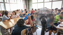 Exigen soluciones urgentes para garantizar condiciones dignas en las escuelas y todos los apuntes recaen al gobernador de Santa Fe, Maximiliano Pullaro.&nbsp;