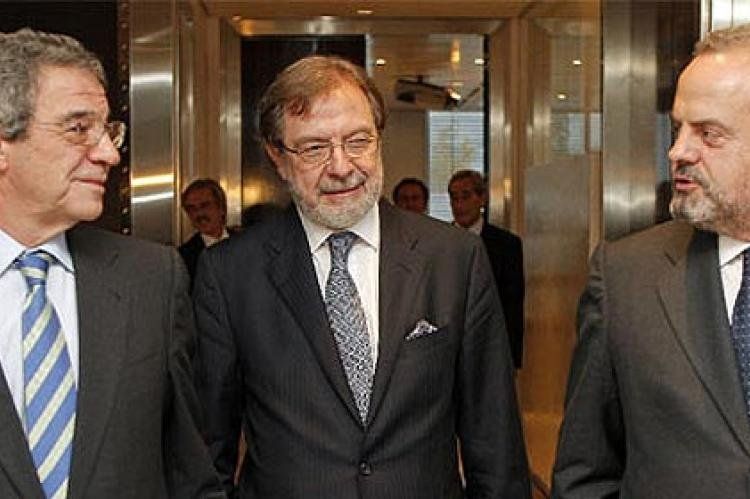 César Alierta, José Luis Cebrian y un Polanco, que siempre hay que tener cerca en estos temas...