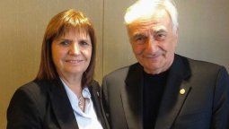 Patricia Bullrich junto al dr. Claudio Zin.&nbsp;