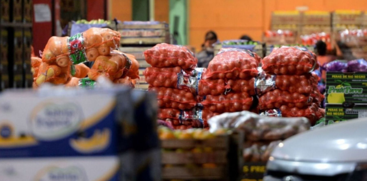 Las inspecciones en el Mercado Central empezaron por las frutas y las verduras.