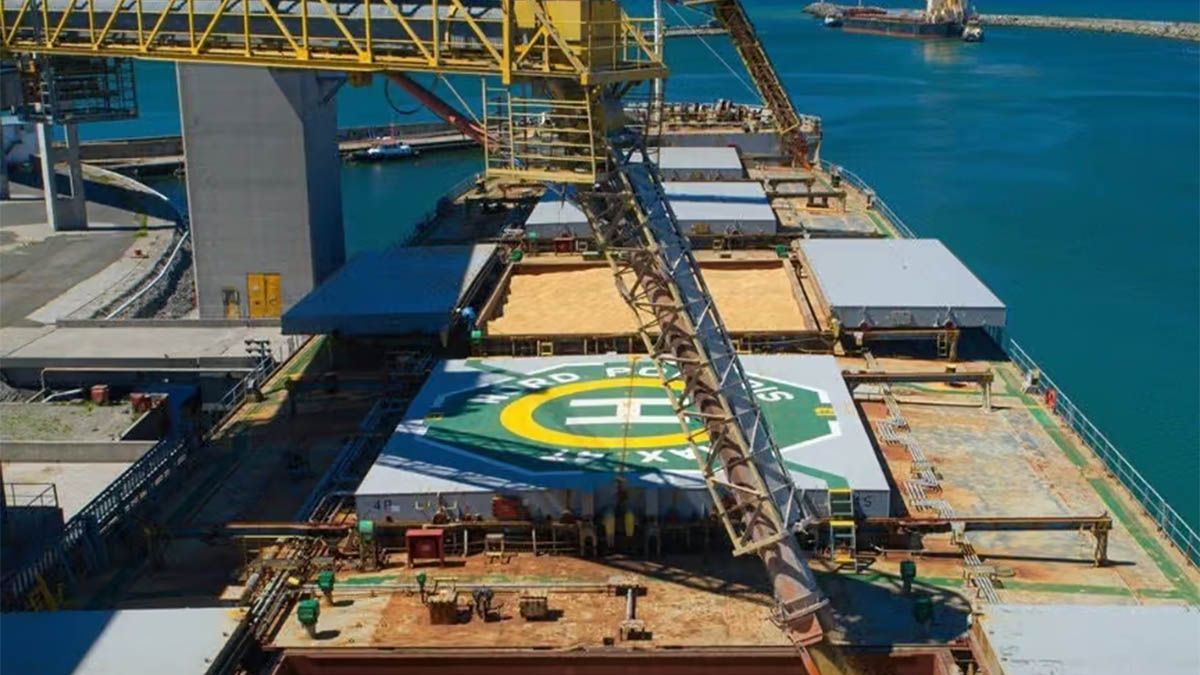 El Puerto Quequén tiene prevista la salida del buque Seralia para embarcar 68.000 toneladas de soja con destino a China. Imagen del buque Giovanni Bottiglieri. Foto: Ship Spottting/ArgenPorts. El Puerto Quequén tiene prevista la salida del buque Seralia para embarcar 68.000 toneladas de soja con destino a China. Imagen del buque Giovanni Bottiglieri. Foto: Ship Spottting/ArgenPorts.