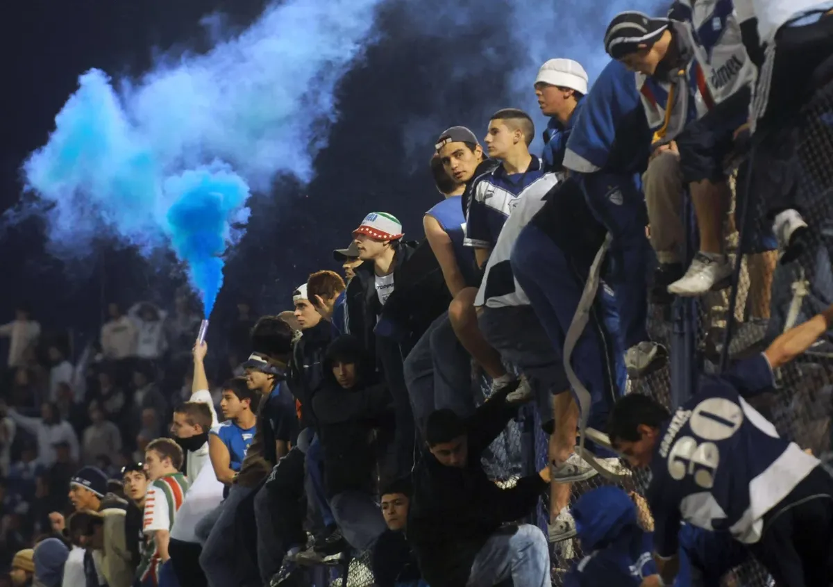 Vélez Sarsfield, un club tomado por los violentos, elegirá autoridades el sábado 4/11.