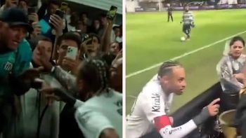 Labarra del Santos amenazó a Neymar tras pelearse con un hincha luego de la caídadel “Peixe” ante Inter de Porto Alegre en el Brasileirao: “Te va a ir mal”. (Foto:Captura de TV) Labarra del Santos amenazó a Neymar tras pelearse con un hincha luego de la caídadel “Peixe” ante Inter de Porto Alegre en el Brasileirao: “Te va a ir mal”. (Foto:Captura de TV)