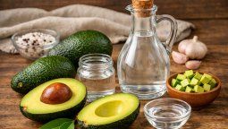 Cáscaras de palta y vinagre. Cáscaras de palta y vinagre.