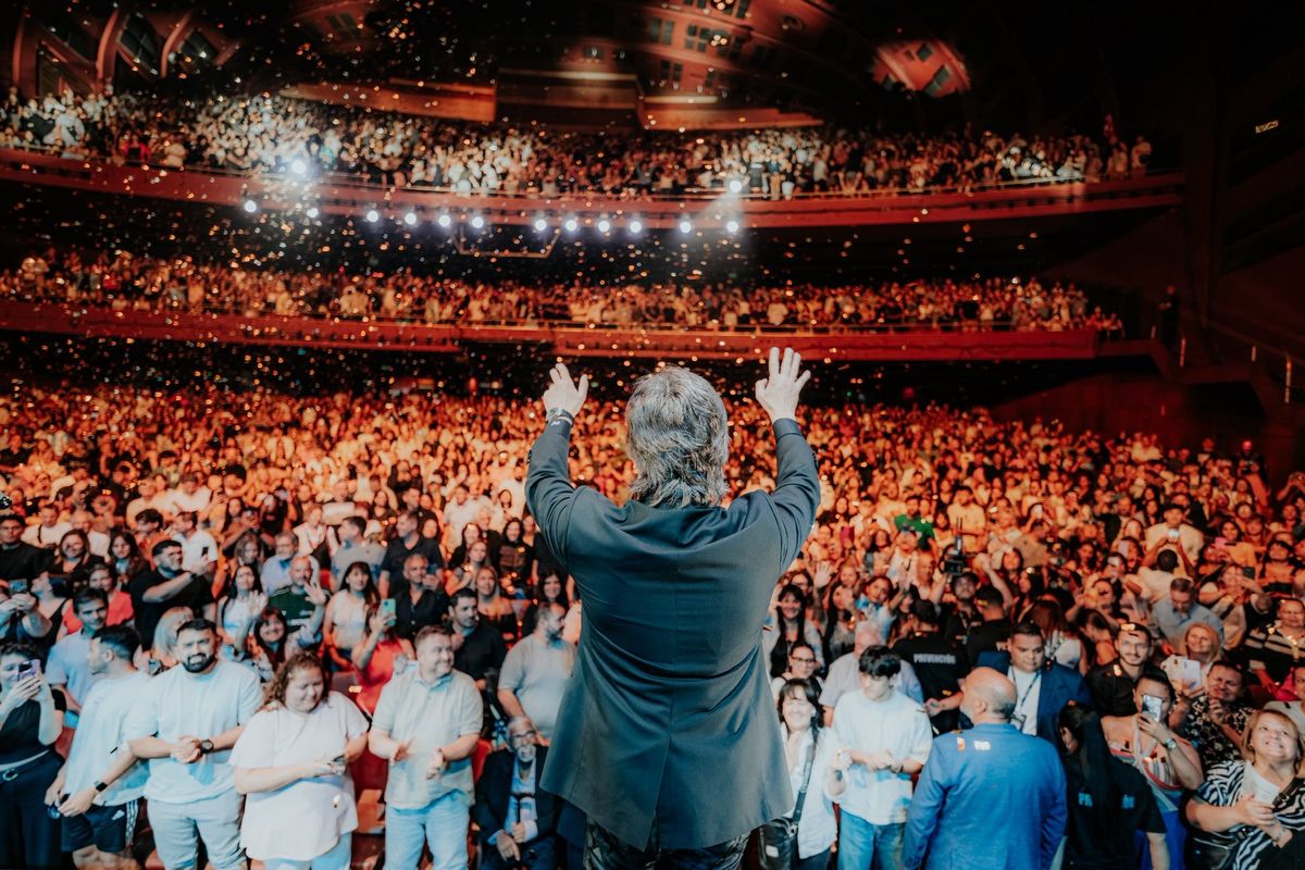 Dante Gebel se movió con soltura en TV. Fue entrevistado por Luis Novaresio. Dante Gebel se movió con soltura en TV. Fue entrevistado por Luis Novaresio.