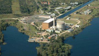 Dos empleados y una trampa. Dos empleados y una trampa.