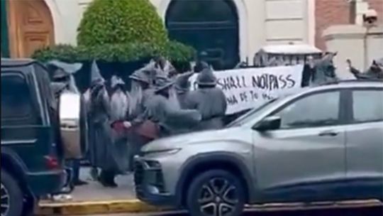 ¿Efecto Gandalf?: Peter Thiel se bajó de un evento en el que estarán Caputo y Sturzenegger